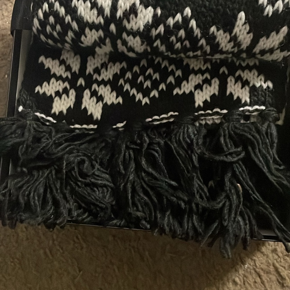 Scarf & Hat Set - Picture 3 of 3